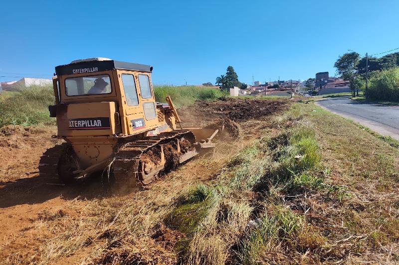 Obras de asfaltamento começam em avenida entre o Jardim Barão e Vila Tótoli