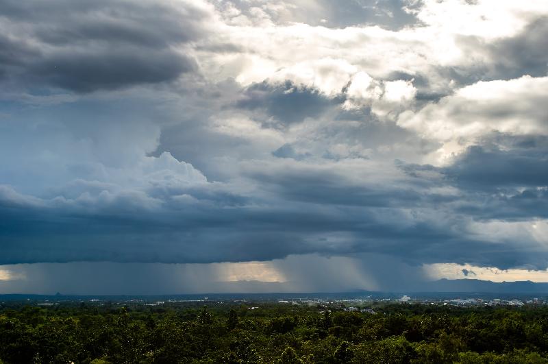 Domingo em Franca terá sol, nuvens altas e calor ameno; cidade segue sem chuvas