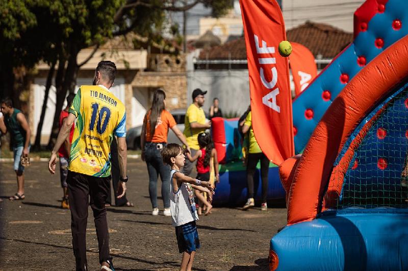 Dia das Crianças: ACIF e Prefeitura levam diversão e atividades à Praça Central, sábado (10)