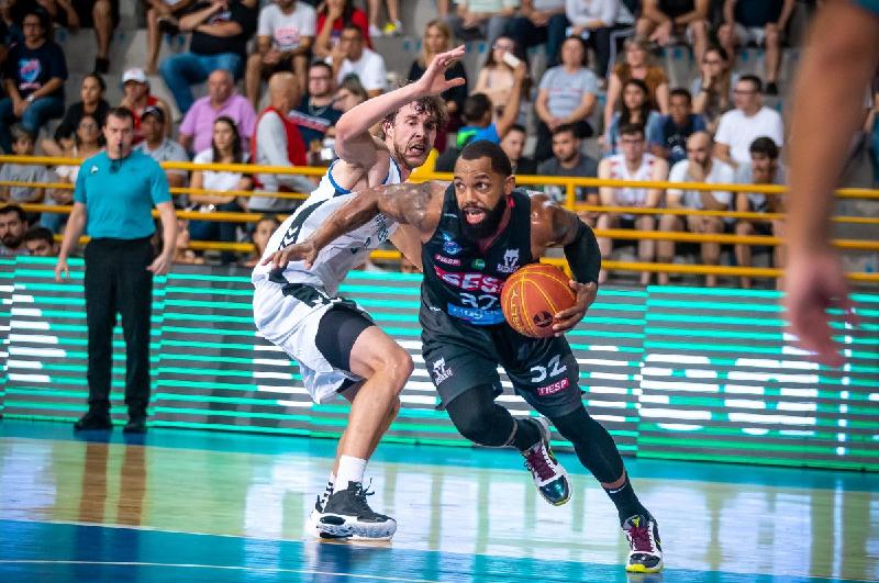 Craque do Sesi Franca, armador David Jackson chega aos sete mil pontos pelo NBB